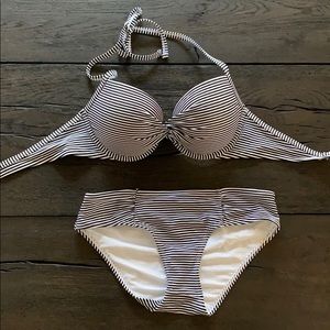 Aerie black and white striped bikini  top 34D & S